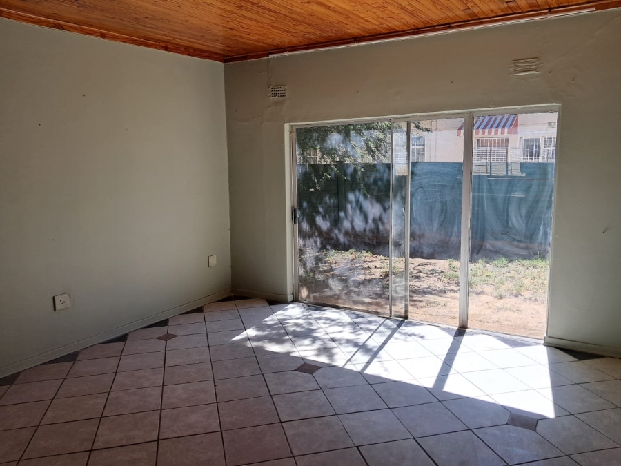 4 Bedroom Property for Sale in Odendaalsrus Free State